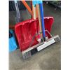 Image 5 : 3 BUNDLES OF BROOMS, SHOVELS AND GARDEN TOOLS AND BISSEL VACUUM