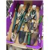 Image 2 : TRAY OF GARDEN TOOLS AND NEW BUNGEE CORDS ETC