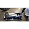 Image 4 : PITTSBURGH 1.5 TON FLOOR JACK