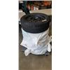 Image 1 : 4 BLIZZAK TIRES ON WHEELS 205 / 60 R15