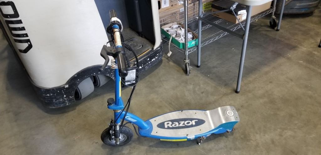 Cheap Electric Razer ELECTRIC RAZER SCOOTER W/ CHARGER - WORKING