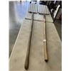 Image 2 : 2 PITCH FORKS