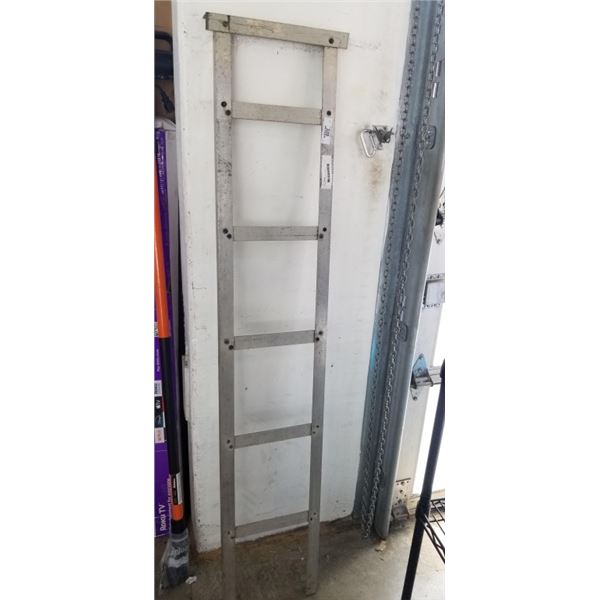 ALUMINUM CAMPER LADDER