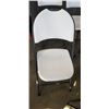 Image 3 : 4 FOLDING CHAIRS