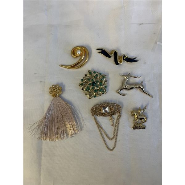 MISC VINTAGE BROOCHES