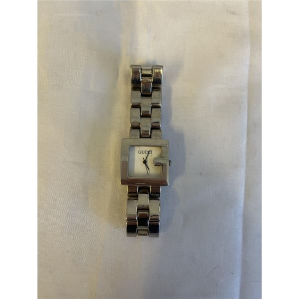 GUCCI PARIS 990333 STAINLESS STEEL BACK QUARTZ WATCH, BATTERY REQUIRED