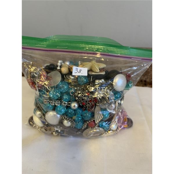 BAG OF MISC JEWELRY, BEADS AND PARTS