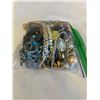 Image 4 : BAG OF MISC JEWELRY, BEADS AND PARTS