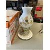 Image 4 : VINTAGE MILK GLASS LAMP AND TABLE LAMP WITH COPPER SHADE
