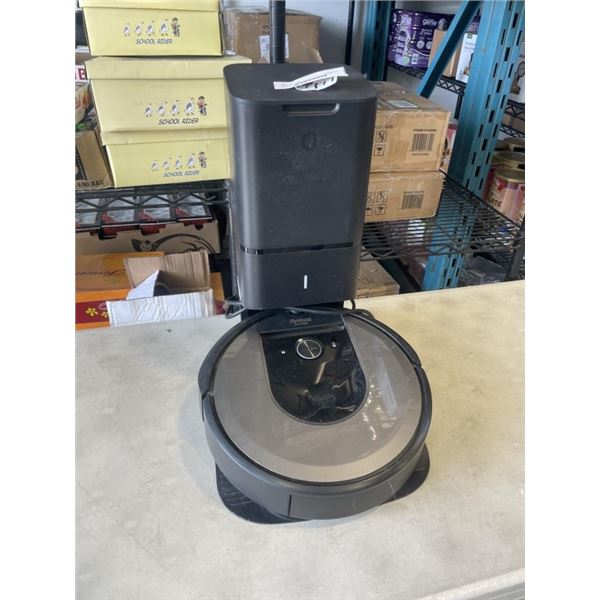 I ROBOT ROOMBA I8 WORKING WITH CHARGING DOCK