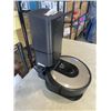 Image 2 : I ROBOT ROOMBA I8 WORKING WITH CHARGING DOCK