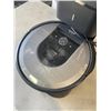 Image 3 : I ROBOT ROOMBA I8 WORKING WITH CHARGING DOCK