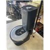 Image 4 : I ROBOT ROOMBA I8 WORKING WITH CHARGING DOCK