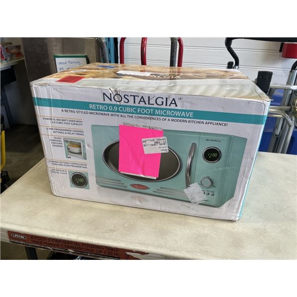 NEW NOSTALGIA  RETRO 0.9 CUBICFOOT MICROWAVE