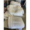 Image 1 : 3 HEATED MATTRESS COVERS - 2 MISSING ADPATERS