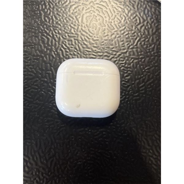 APPLE AIRPODS 4 IN EAR NOISE CANCELLING TRUE WIRELESS EARBUDS W/ USB-C CHARGING CASE - TESTED WORKIN