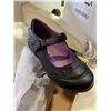 Image 2 : 5 NEW PAIRS OF KIDS BLACK SCHOOL SHOES, ASSORTED SIZE