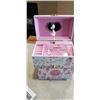 Image 2 : 2 NEW MUSICAL JEWELLERY BOX AND NECLACE GIFT SETS FOR HER
