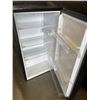 Image 3 : INSIGNIA 3.3 CU FT FREESTANDING BAR FRIDGE - TESTED WORKING, RETAIL $209