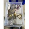 Image 4 : 3 TRAY ORGANIZER OF ASSORTED ESTATE JEWELLERY