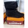 Image 3 : 5 NEW PAIRS OF LADIES BOOTS, SIZES 5.5 - 9