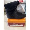 Image 6 : 5 NEW PAIRS OF LADIES BOOTS, SIZES 5.5 - 9