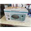 Image 1 : NEW NOSTALGIA  RETRO 0.9 CUBICFOOT MICROWAVE