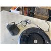 Image 3 : I ROBOT ROOMBA E5 WORKING WITH CHARGING DOCK