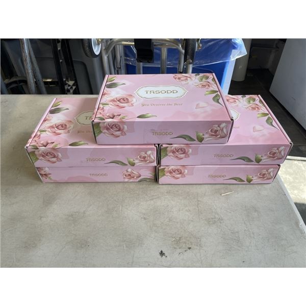 5 NEW CANVAS CARRY TOTES ' NOT A DAY OVER FABULOUS' IN GIFT BOX WITH CARD