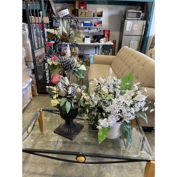 2 ARITIFICIAL FLOWER DISPLAYS