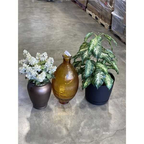AMBER COLOR LARGE VASE AND 2 ARTIFICIAL PLANTS