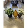 Image 4 : AMBER COLOR LARGE VASE AND 2 ARTIFICIAL PLANTS