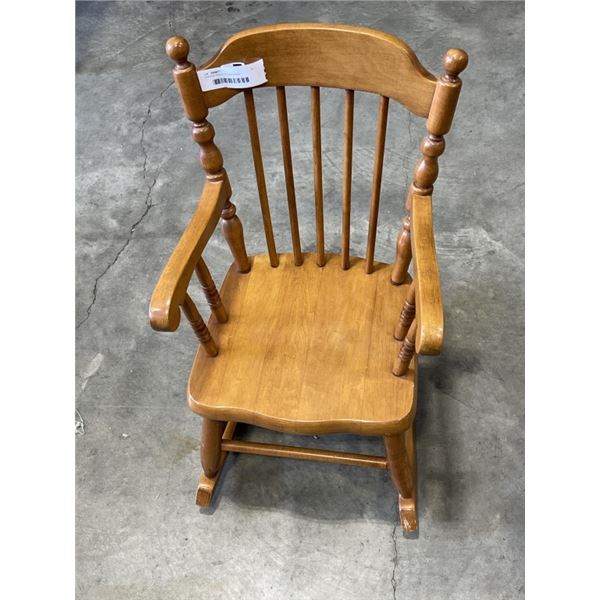 VINTAGE KIDS ROCKING CHAIR