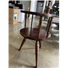 Image 3 : ANTIQUE FLOOR LAMP AND STOOL