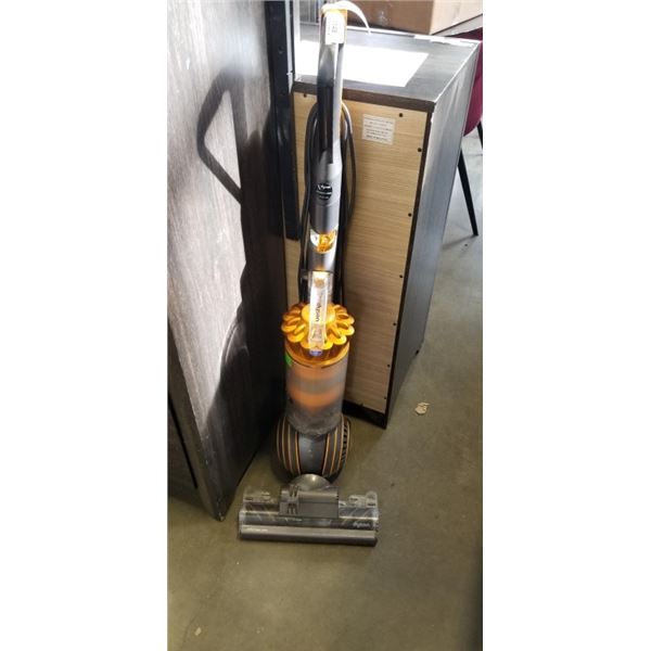 DYSON BALL MULTIFLOOR 2 UPRIGHT BAGLESS VACUUM - TESTED WORKING, BURNING SMELL, RETAIL $499