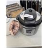 Image 1 : INSTANT POT COOKER AND SALT LAMP