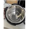 Image 2 : INSTANT POT COOKER AND SALT LAMP