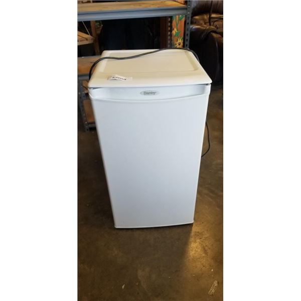 DANBY BAR FRIDGE, WORKING