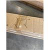 Image 3 : VIVO LIGHT WOOD / WHITE 44 X 24 ELECTRIC SIT TO STAND DESK
