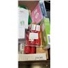 Image 3 : LARGE LOT OF ASSORTED NEW AMAZON OVERSTOCK KITCHEN AND HOUSEHOLD ITEMS