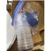 Image 3 : 3 THROW BLANKETS AND TRAY OF FOOD PREP CONTAINERS AND BOWLS