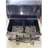 Image 2 : FRIGIDAIRE DUAL BASKET AIR FRYER WORKING