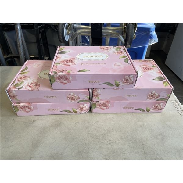 5 NEW CANVAS CARRY TOTES ' NOT A DAY OVER FABULOUS' IN GIFT BOX WITH CARD