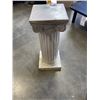 Image 1 : DECORATIVE PILLAR