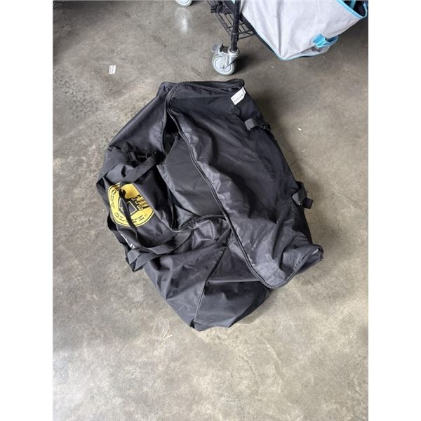 BODY GLOVE BAG WITH ASSORTED PADDLE BOARD ACCESSORIES