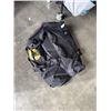 Image 1 : BODY GLOVE BAG WITH ASSORTED PADDLE BOARD ACCESSORIES