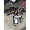 Image 2 : BODY GLOVE BAG WITH ASSORTED PADDLE BOARD ACCESSORIES