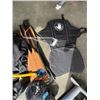 Image 4 : BODY GLOVE BAG WITH ASSORTED PADDLE BOARD ACCESSORIES