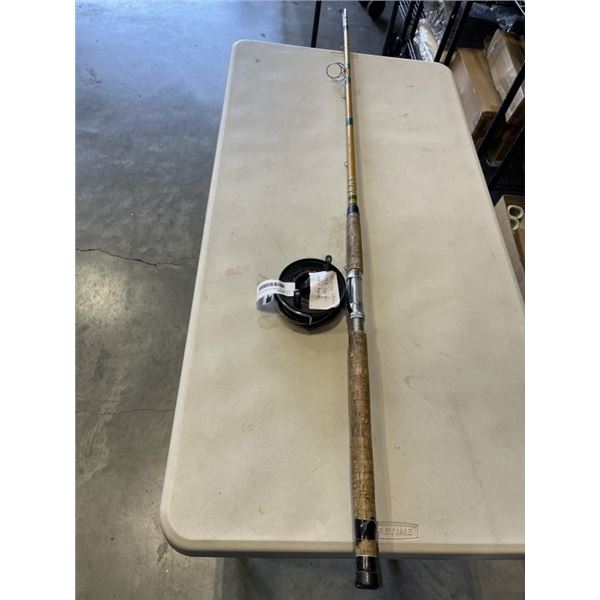 VINTAGE DAIWA 900OC SKIRTED SPOOL LARGE SILVER SPINNING REEL