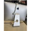 Image 3 : 21.5" IMAC COMPUTER W/ KEYBAORD AND MOUSE -  PASSWORD RESET - 1234